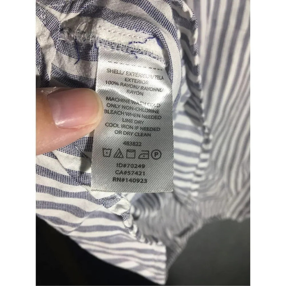 Womens Loft Blouse Striped Blue White Casual Work Career Office Keyhole Neckline - Picture 4 of 4